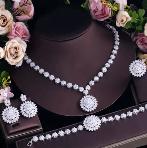 Zircon Jewelry Set ?